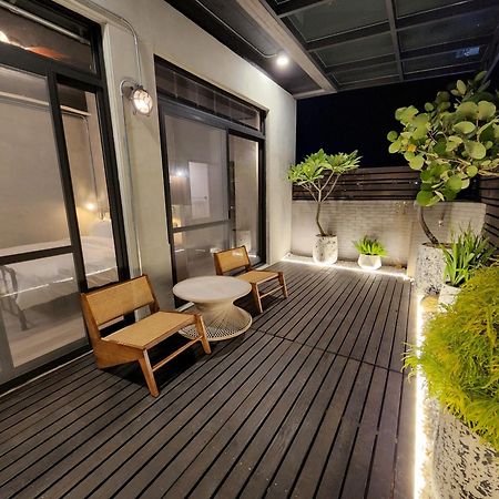 Hotel The Retro Tai-Pan Tainan Exterior foto