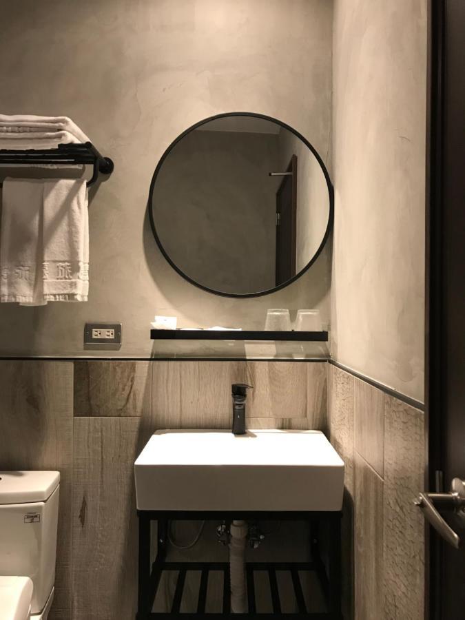 Hotel The Retro Tai-Pan Tainan Exterior foto