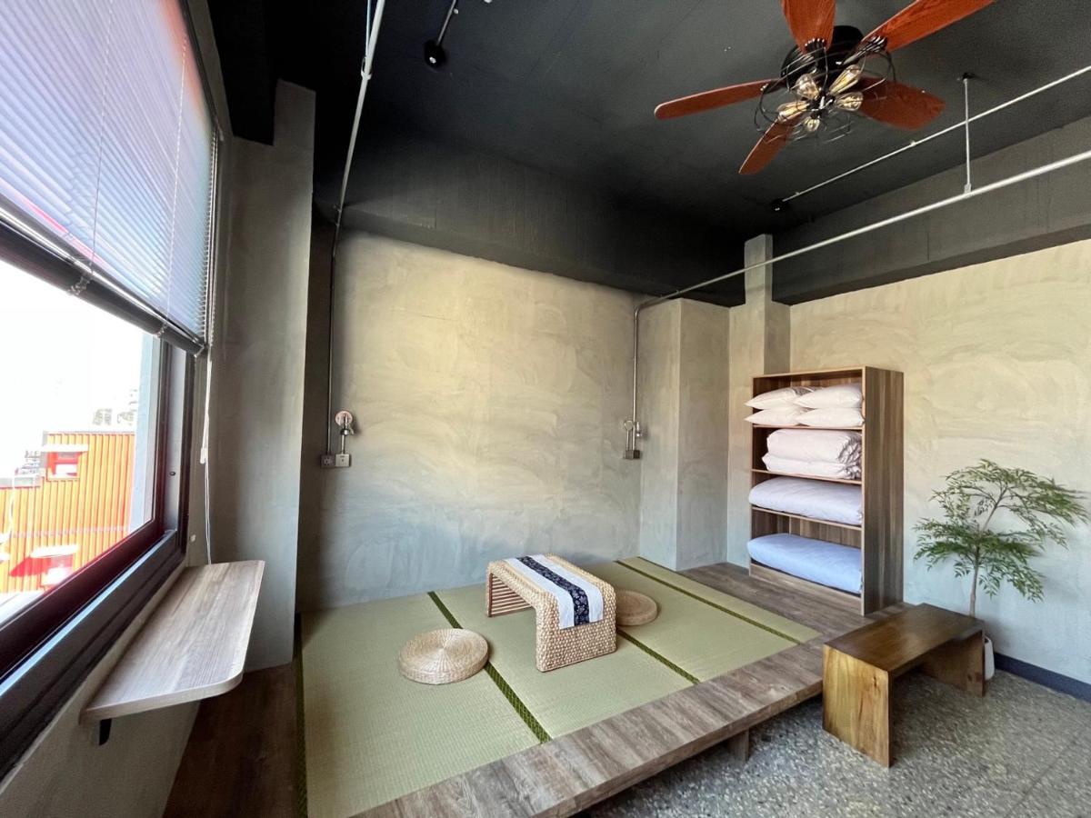 Hotel The Retro Tai-Pan Tainan Exterior foto