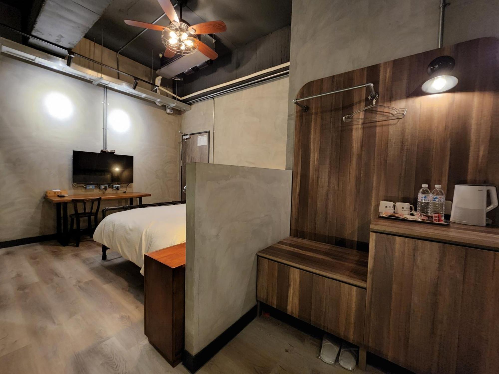 Hotel The Retro Tai-Pan Tainan Exterior foto
